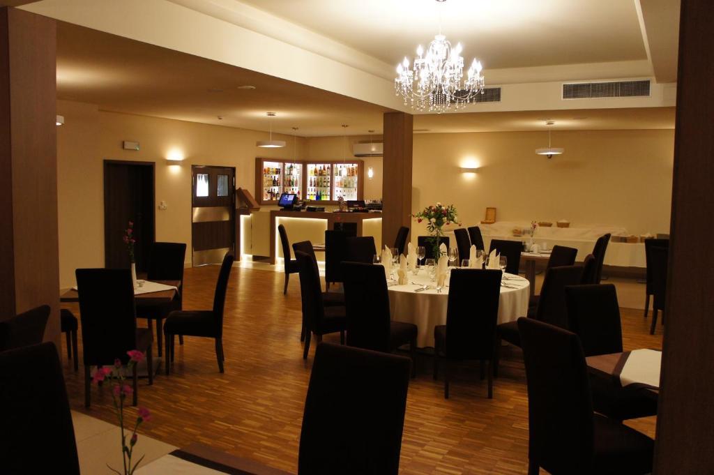 Hotel Camelot Szczawno-Zdroj Esterno foto
