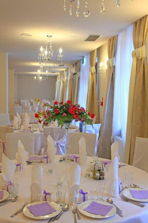 Hotel Camelot Szczawno-Zdroj Esterno foto