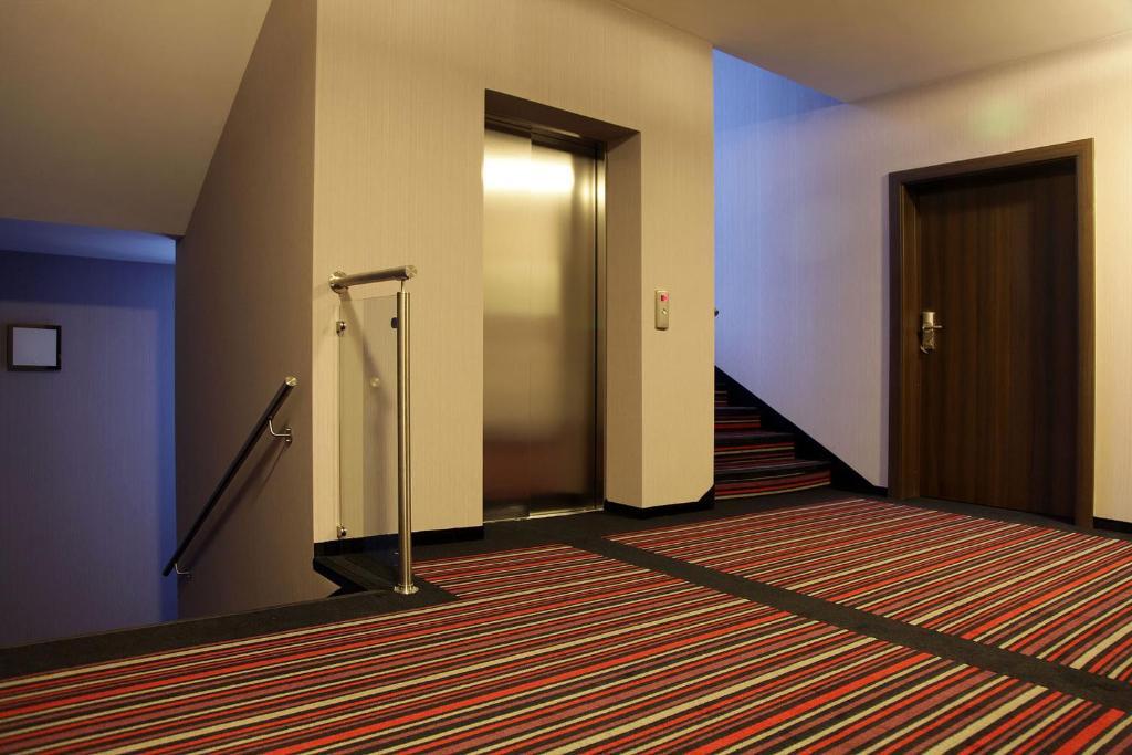 Hotel Camelot Szczawno-Zdroj Esterno foto