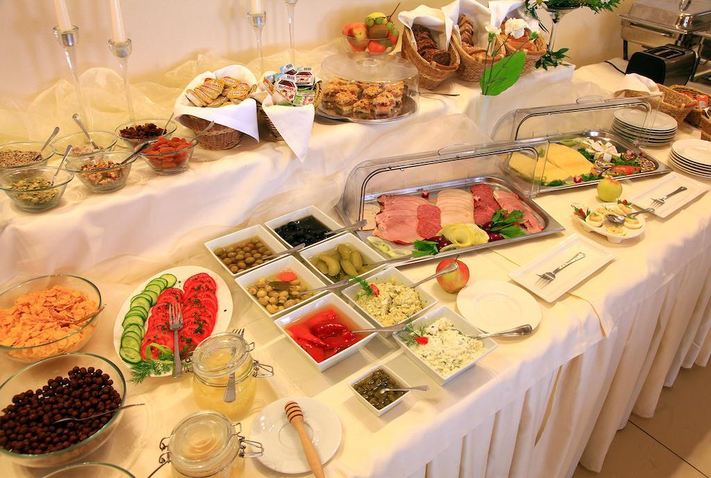 Hotel Camelot Szczawno-Zdroj Esterno foto