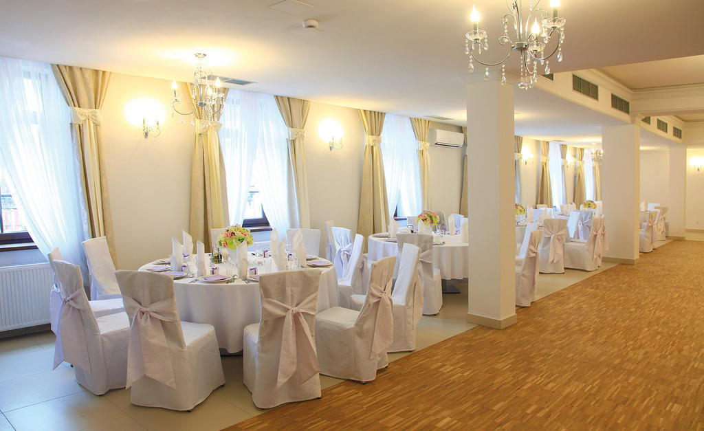 Hotel Camelot Szczawno-Zdroj Esterno foto