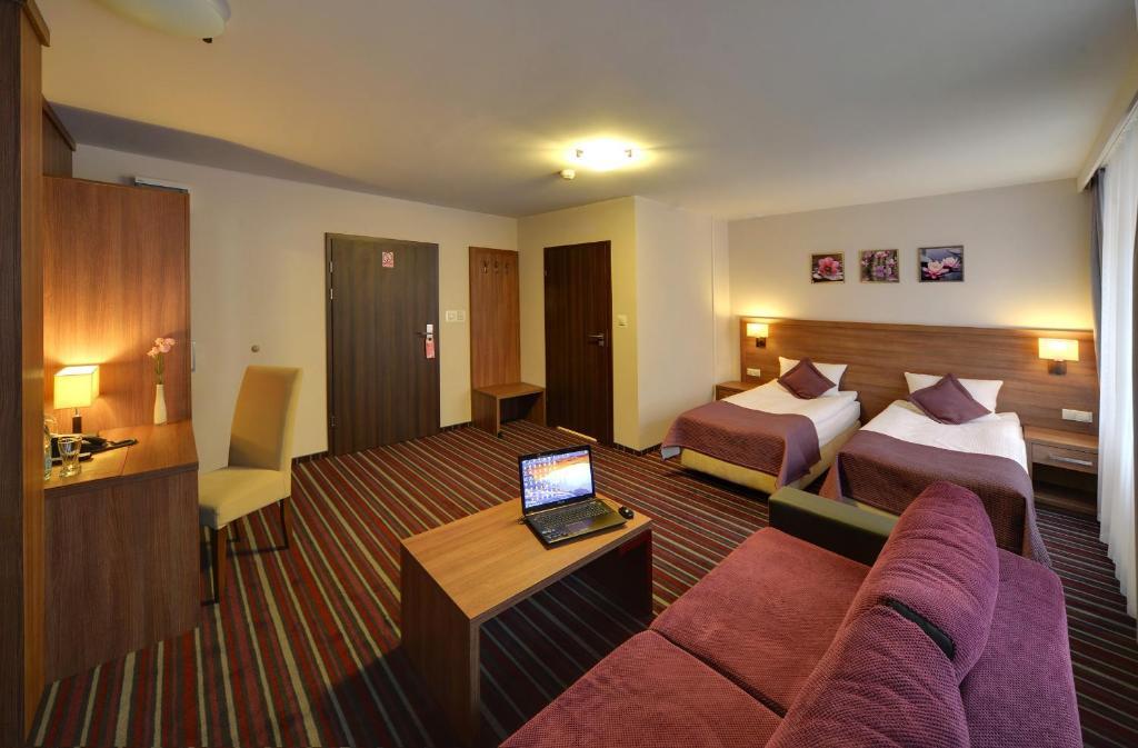 Hotel Camelot Szczawno-Zdroj Esterno foto
