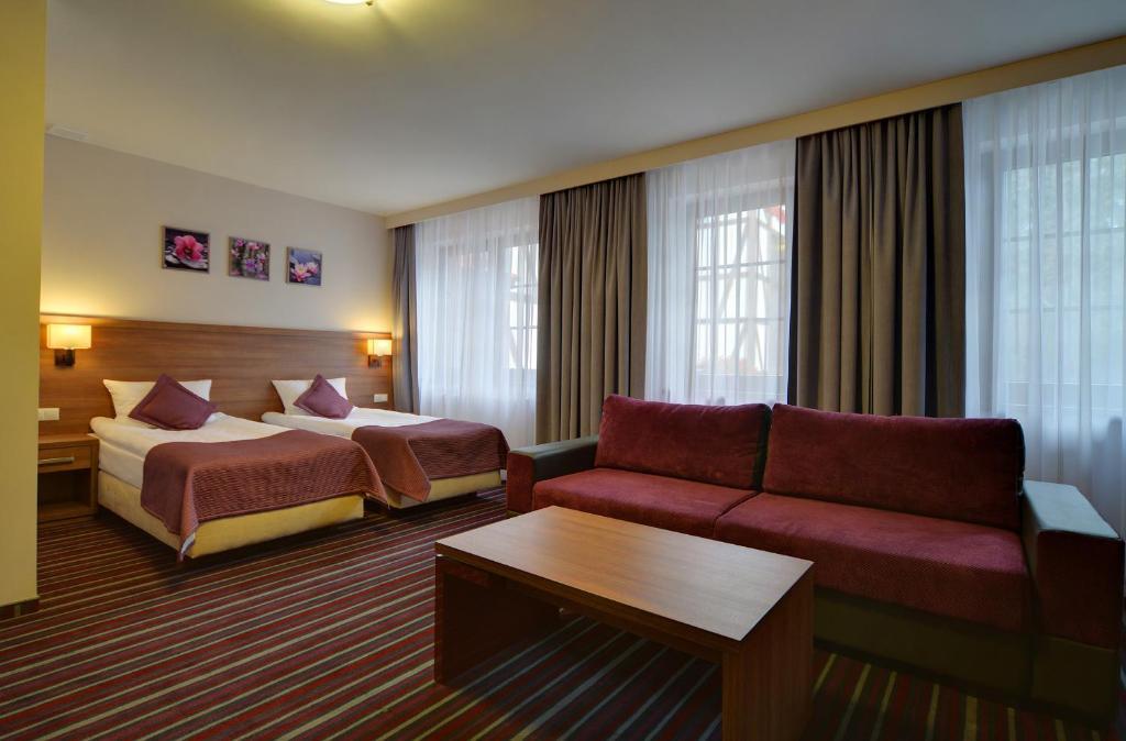 Hotel Camelot Szczawno-Zdroj Esterno foto