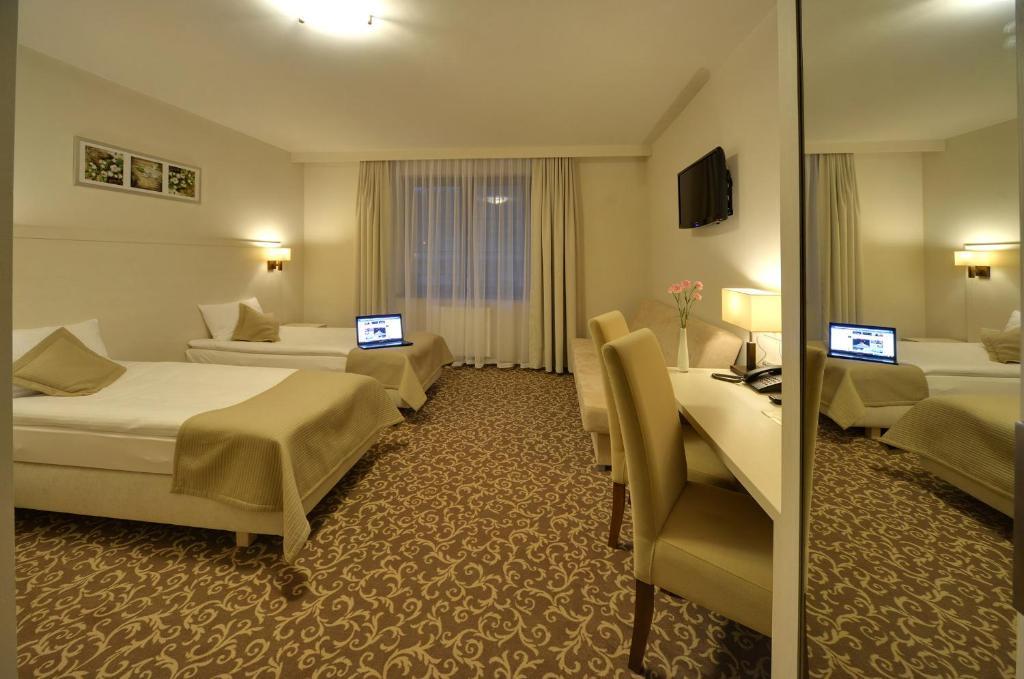 Hotel Camelot Szczawno-Zdroj Esterno foto